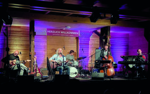 Abschlusskonzert im Römerdorf (v.l.): Martin Moro, Oliver Mally, Peter Lenz, Alex Meik und Martin Gasselsberger. | Foto: HS