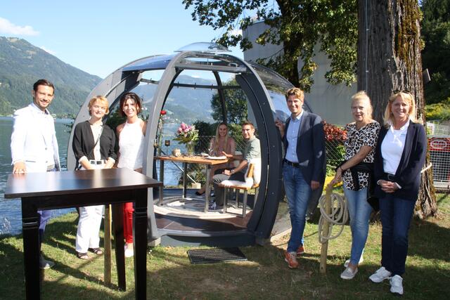 Bei der Eröffnung: Sebastian Schuschnig,  Veronika Palle, Claudia Striednig, Melanie Mayer und Manuel Robier, Stefan Brandlehner, Angelika Hinteregger, Angelika Lesky | Foto: RMK