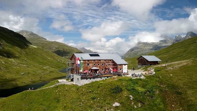 Neue Heilbronner Hütte. | Foto: ORF/Verlagshaus Hans Jöchler