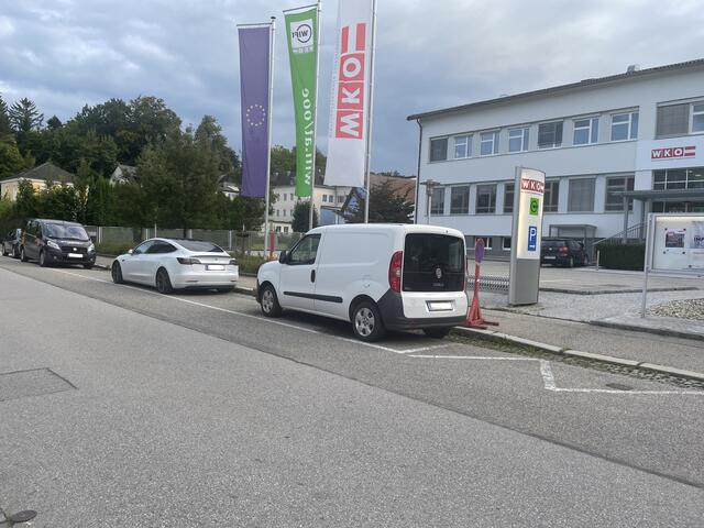 📸Nicht vergessen!📸
Die #Radarautos stehen jetzt in der Dr.-Thomas-Senn-Straße und der Josef-Kränzl-Straße!🚗📸
https://www.meinbezirk.at/2936238