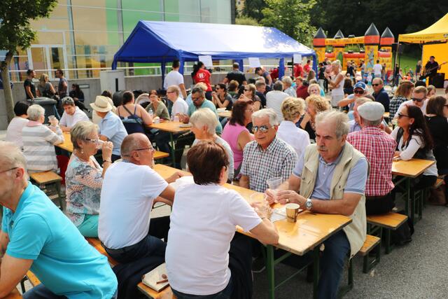 Beim Streetfoodfestival ist einiges los. | Foto: Thomas Mirnig
