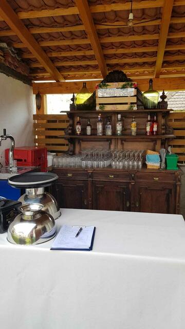 Die Bar darf nicht fehlen. | Foto: Renner