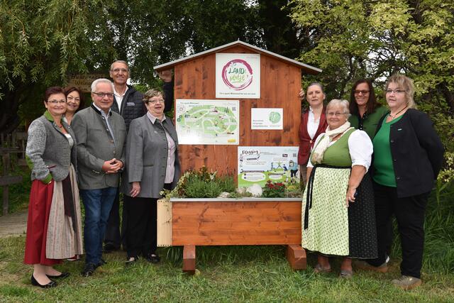GGR Dagmar Händler, Bürgermeister Ferdinand Köck, Hans Tröber, Susanne Patutsch, Andrea Geyer und Gundi Szihn.  | Foto: Baden Media