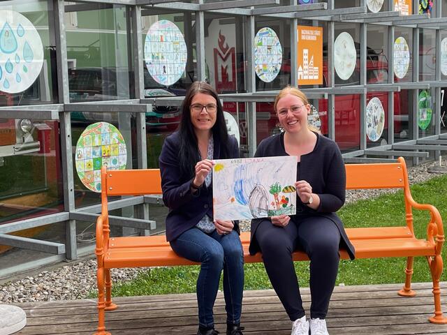 Katrin Knaß-Roßmann und Magdalena Resch vom Steirischen Feuerwehrmuseum Kunst &amp; Kultur möchten mit dem Ideenwettbewerb in der Marktgemeinde Groß St. Florian ein Nachdenken über Umwelt- und Nachhaltigkeitsaspekte anregen. 