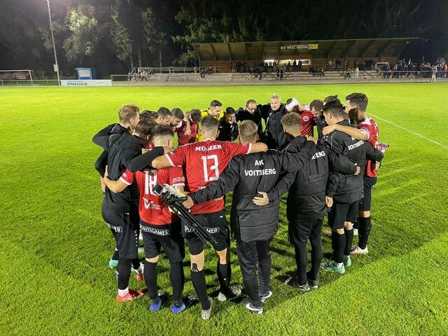 Zusammenhalt ist wichtig. Die Voitsberger mussten in Rottenmann erstmals Punkte in dieser Saison abgeben. | Foto: ASK Voitsberg