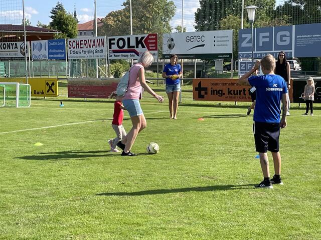 Die Begleitpersonen zeigen ebenfalls, was sie können | Foto: Kopper