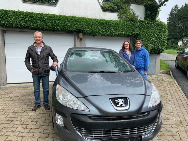 Hans Eidenhammer (l.) mit Familie Osterland.