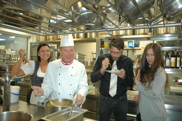 Von links: Nina Pilsl, Mario Sacher, Bernhard Mühlbachler und Viktoria Aumayr. | Foto: Kurhotel Bad Zell GmbH