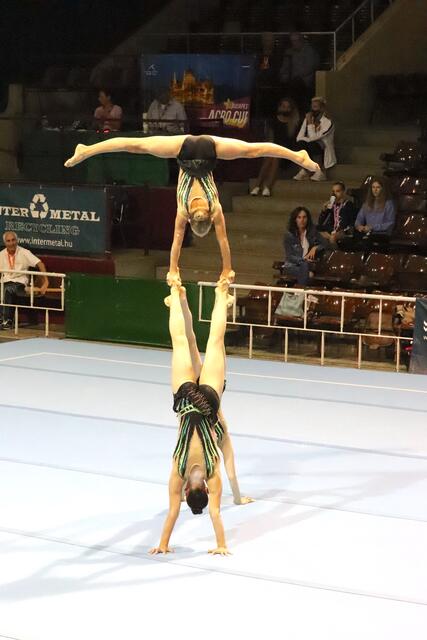 Fabiana Walzer und Nicola Schiebl unten-Nia Rosifka | Foto: Sportakrobatik Krems