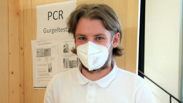 Mitarbeiter Rotes Kreuz Tennengau im Gemeindezentrum Rif  | Foto: HKroBild