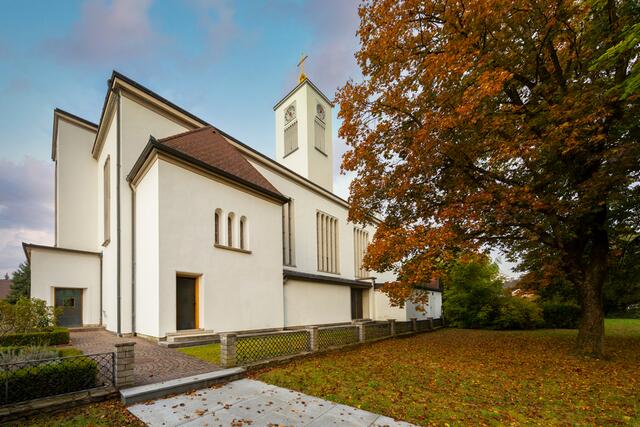 Das Katholische Bildungswerk lädt am Mittwoch, 22. September, um 20 Uhr in die Kirche Langenhart zur Filmvorführung von "Das Land, der Bischof und das Böse - Michael Memelauer" | Foto: Romana Fürnkranz