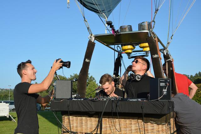 Das Techno-Set wurde per Kamera und Drohne von Daniel Gruber aufgezeichnet und wird Ende September in den Sozialen Medien und auf Youtube zu sehen sein.