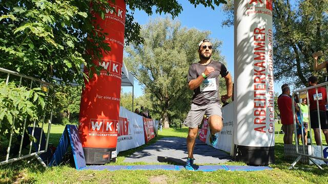 Mehr als 250 Teilnehmer stellten ihre sportlichen Leistungen, beim Firmentriathlon, unter Beweis. | Foto: Josef Gruber/G-Sport