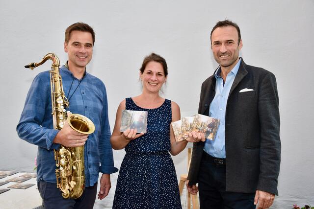 Edgar Unterkirchner, Christina Thonhauser und Tonč Feinig (von links) vor der CD-Präsentation | Foto: RMK