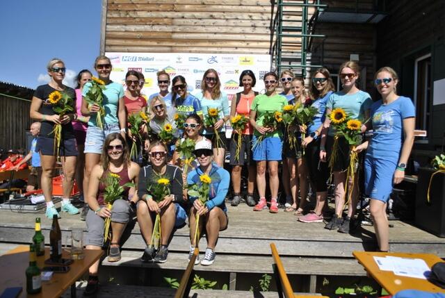 Bild von der Siegerehrung mit den teilgenommenen Damen | Foto: KK