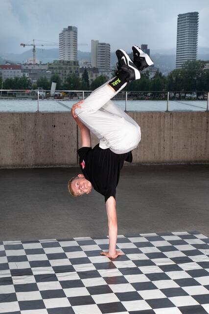 Fabian Schleindl alias B-Boy Monkey. | Foto: Margit Berger/foto-berger.at; Lichtart Fotografie