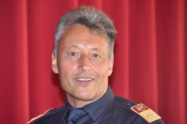 Bezirkskommandant Egon Lorenz weiß den Posten Grän in allerbesten Händen.