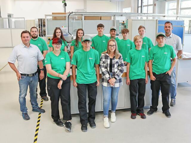 Zwölf neue Lehrlinge wurden bei RICO in Thalheim bei Wels aufgenommen. | Foto: RICO