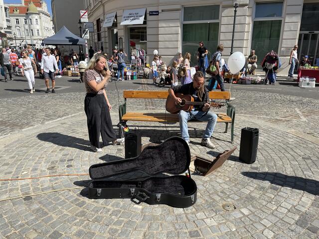 Das Sound-Duo X3NIA spielte in Alt Hietzing auf | Foto: Berger