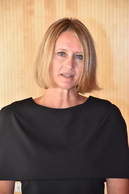 Bezirkshauptfrau Katharina Rumpf gratulierte herzlich.