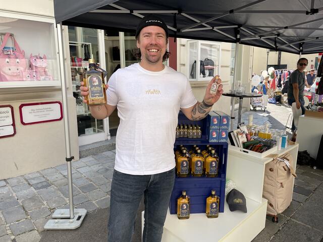 Ralph Gänsdorferpräsntiert seinen "Hietzinger Hawara" | Foto: Berger