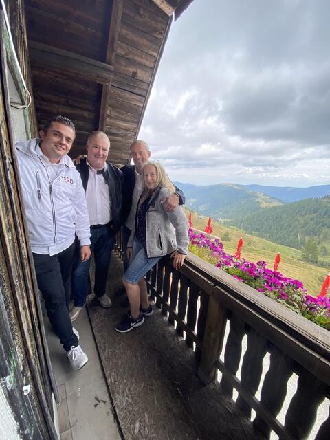 Daniel Bugelnig, Günther Burger, Herwig Druml und Andrea Winkler auf der Walderhütte.