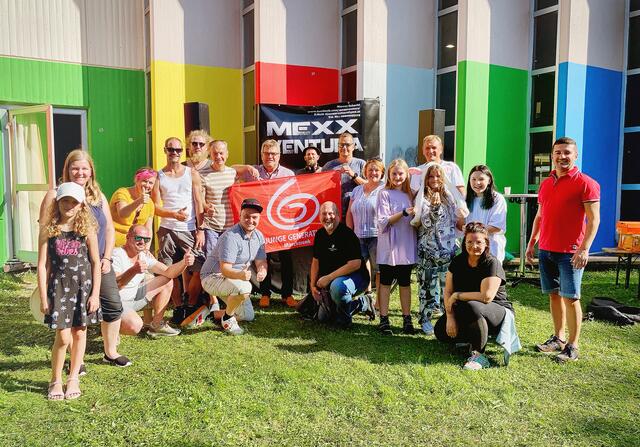 Zahlreiche Familien feierten gemeinsam mit dem Team der „Jungen Generation“ den Abschluss des Marchtrenker Ferienprogramms mit einer Sommer-Eisdisco.
 | Foto: JG Marchtrenk