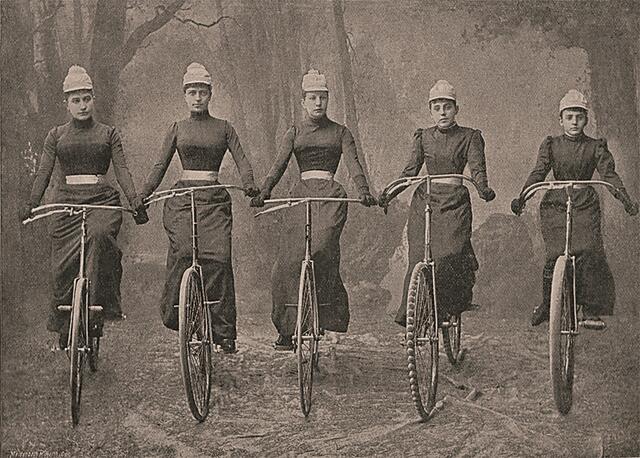 Der Grazer Bicycle Club: Nach Elise Steininger (ganz links) wurde ein Steg benannt.