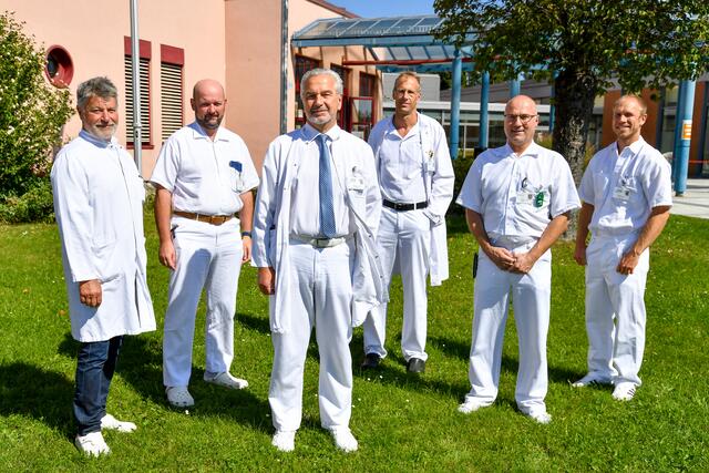 Von links: Primar Ludwig Neuner, Primar Michael Wacha, Primar Norbert Fritsch, Primar Christof Pirkl, Oberarzt Wolfgang Hörmann und Oberarzt Sebastian Jülg.
 | Foto: OÖG