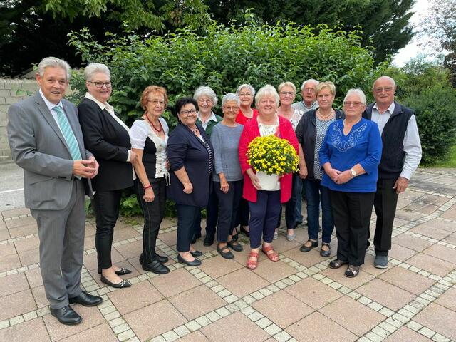 LA Hermann Hauer, Christine Vorauer, Hermine Knöbel, Helga Hawllisch, Christine Spenger, Anna Haller, Elisabeth Deix, Poldi Mauser, Elfriede Hofer, Josef Trimmel, Maria Prober, Maria Kager und Franz Berger | Foto: Mauser