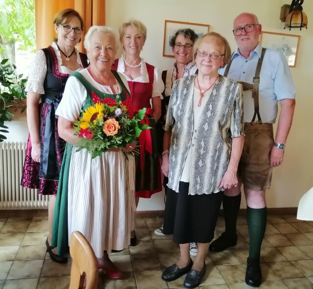 Renate Casagranda, Maria Haller, Edeltraud Schatte, Elfriede Brunner, Hermine Halper und Obmann Karl Schwabe (von links) freuten sich über das gelungene Sommerfest. | Foto: Seniorenbund St. Paul