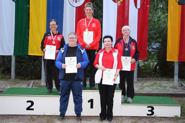 Sportpistole Seniorinnen 1
Tanya Antonevic (Mitte)
SG Wörgl | Foto: Manfred Kopitar