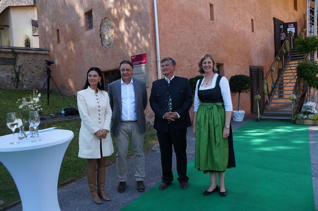Sonja Klima, Wolfgang Neubauer, Erwin Klissenbauer und Barbara Eibinger-Miedl in Piber | Foto: Almer