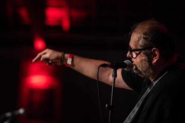 Bei "Shorty's Blueskitchen Deluxe" von Michael "Shorty" Kurz kochte die Stimmung im Stadl von "Lukas &amp; Lydia machen Musik" 2021. | Foto: Karl Fluch www.f16plus.com