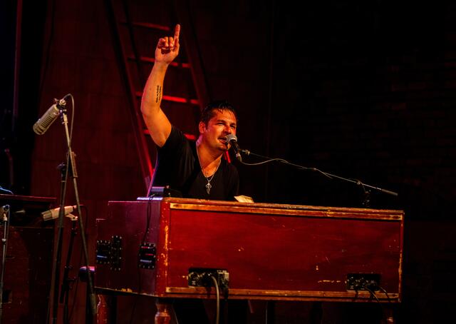 Bereits fünf Mal wurde der steirische Musiker Raphael Wressnig beim Critics Poll vom DownBeat-Magazin als "Best Organ Player of the Year" nominiert. Am 11. September spielte er mit The Soul Gift Band bei "Lukas &amp; Lydia machen Musik" in Buchkirchen. | Foto: Karl Fluch www.f16plus.com