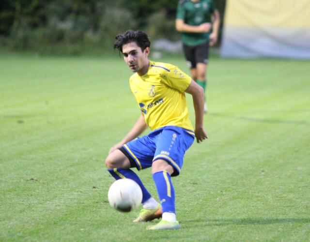 David Stoppacher trug sich in Völs in die Torschützenliste ein, traf zum zwischenzeitlichen 2:0 für Silz/Mötz. | Foto: sportszene.tirol/Leitner