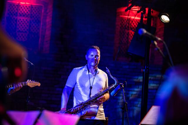 Andreas See organisierte das Buchkirchner "Lukas &amp; Lydia machen Musik" 2021 mit und stand hier auch auf der Bühne. | Foto: Karl Fluch www.f16plus.com