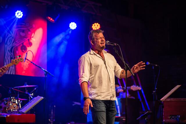 Markus "Kimbus" Kienberger kam als Sänger von Shorty's Blues Kitchen Deluxe zu "Lukas &amp; Lydia machen Musik" 2021. | Foto: Karl Fluch www.f16plus.com