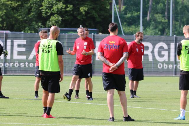 Nach etwas mehr als einem Jahr ist die Ära von Dominik Thalhammer beim LASK zu Ende. | Foto: Reischl