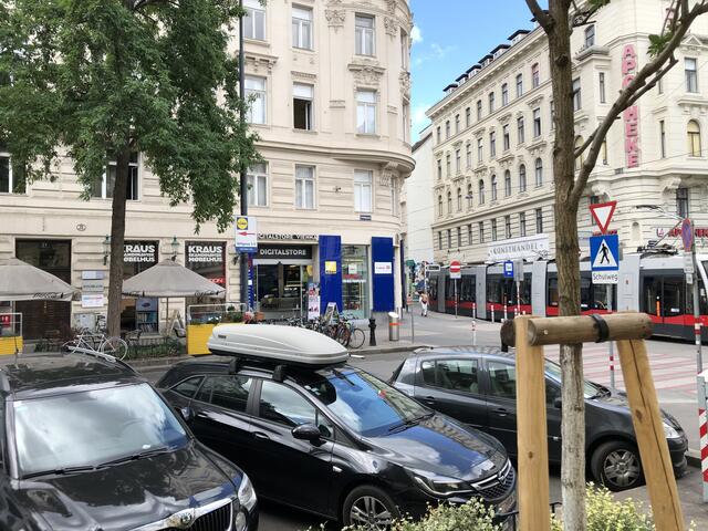 Öffentlicher Raum ist aufgrund vieler Baustellen im Siebten heiß umkämpft – wem steht welcher Platz zu? | Foto: mak