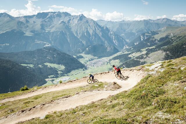 Dank eines durchdachten Designs und seines Variantenreichtums bietet der Zirmtrail viel Spaß für Einsteiger und Fortgeschrittene. | Foto:  TVB Tiroler Oberland - Filmkabinett Chris Riefenberg