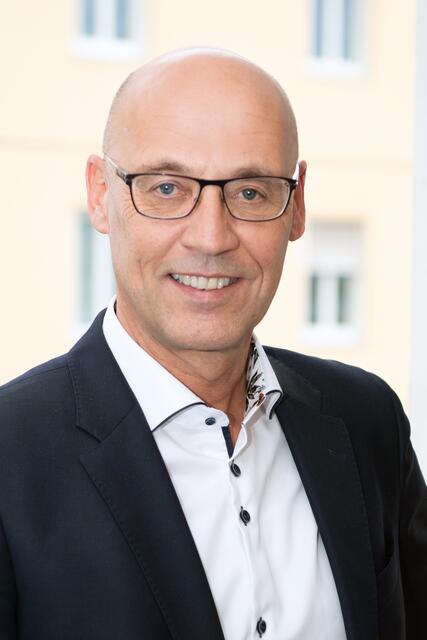 Karl-Heinz Snobe unterstreicht die Dynamik des steirischen Arbeitsmarkts: "Einem Rekordwert von 17.000 offenen Stellen" steht der Respekt vor den Auswirkungen der 4. Welle der Pandemie gegenüber. | Foto: AMS Steiermark/Opernfoto