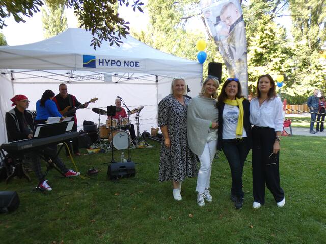 Gabi Steiner mit Roswitha Zieger, Präsidentin Judith Hradil-Miheljak und Anna-Maria Vavra-Hadobas
