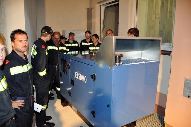 Die Feuerwehr Weißkirchen hat sich 2010 ein Notstromaggregat angeschafft um autark arbeiten zu können. | Foto: Freigaßner