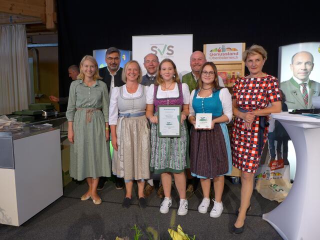 Landeshauptmann-Stellvertreterin Christine Haberlander, SVS-Landesstellendirektor Johannes Gföllner, Landesrat Max Hiegelsberger, Familie Watzenböck, SVS-Landesstellenvorsitzende, Christine Katzlberger-Laimer (v. l.).