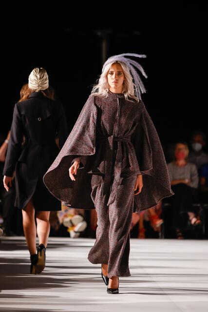 Bei der großen Eröffnungsshow wurden Outfits von 31 verschiedenen Designern gezeigt. | Foto: Thomas Lerch