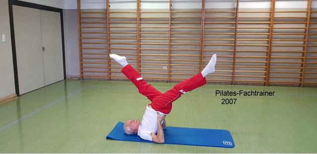 Fachtrainer Reinhard Hornstein leitet die unterschiedlichen Turnkurse. | Foto: privat