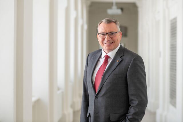 Landesrat Johannes Tratter: "Alle, die sich für die Statistiken in unserem Land interessieren, erhalten einen aktuellen und kompakten Einblick in die verschiedensten Bereiche."