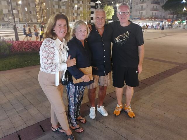 Urlauben in Jesolo: Inge und Hans Krankl sowie Senta und Ralph Schader  | Foto: privat