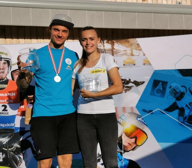 Die Österreichischen Meister im Rollenrodeln Fabian Achenrainer aus Ried im Oberinntal und Riccarda Ruetz aus Sellrain. | Foto: RODEL AUSTRIA